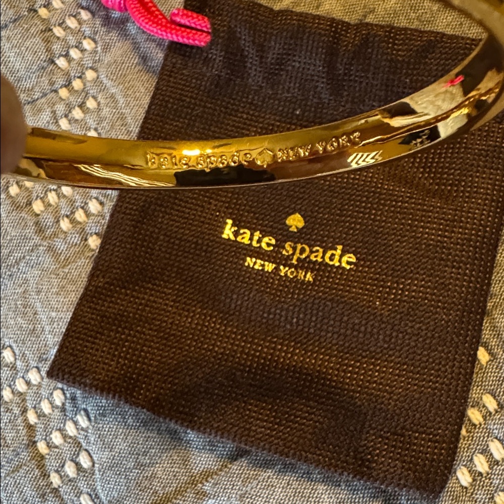 NWT Kate Spade Gold Bangle Bracelet w/ Black Spades - Picture 4 of 4